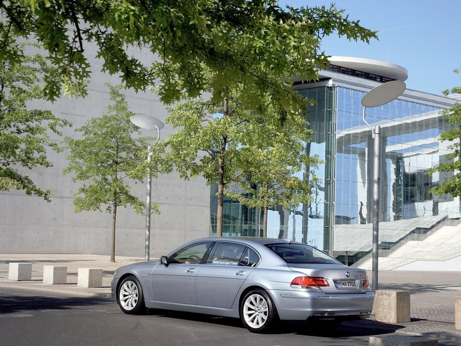 BMW Hydrogen 7 2006 года  (фото 59 из 73)